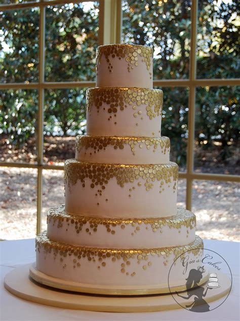 gold wedding cakes